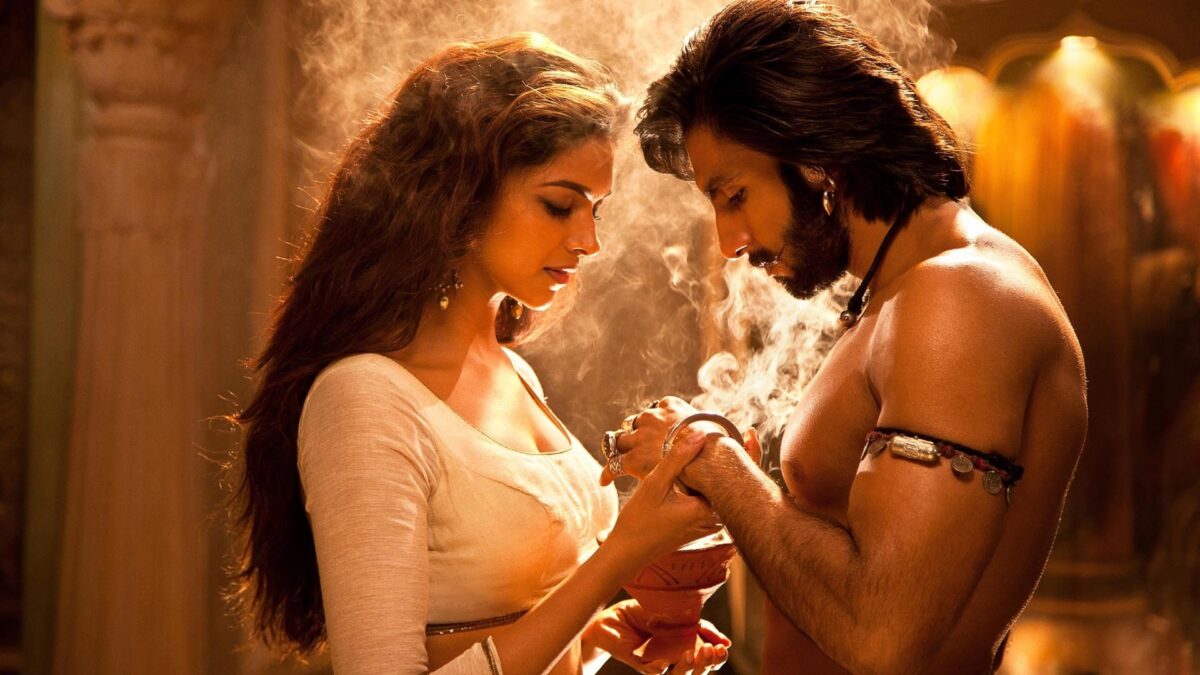 Ranveer Singh and Deepika Padukone in Goliyon Ki Raasleela Ram-Leela - A passionate scene between Ram and Leela.